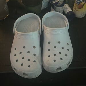 Used but still alot of love left.
8 in Men/10 in Women